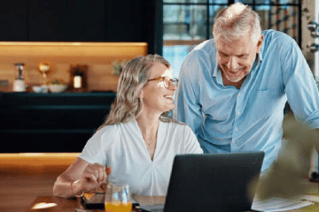 Private-Banking_Mature-Couple-with-Computer1